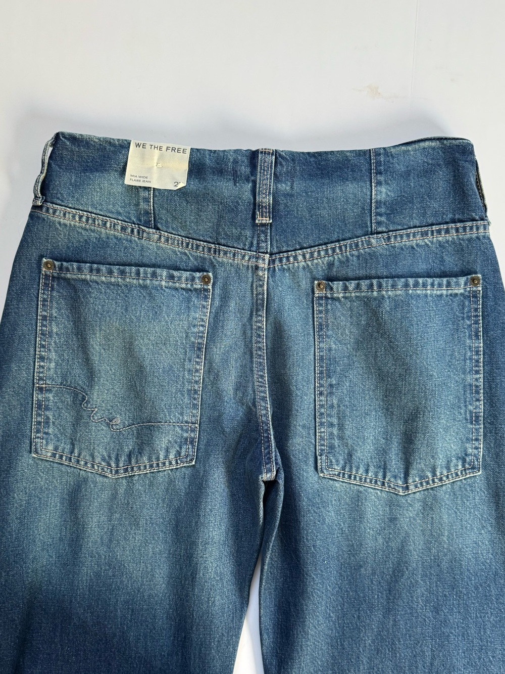 Free People We The Free Mia Flare Jeans Size 27 NWT Dark Wash Blue Denim - Picture 11 of 14